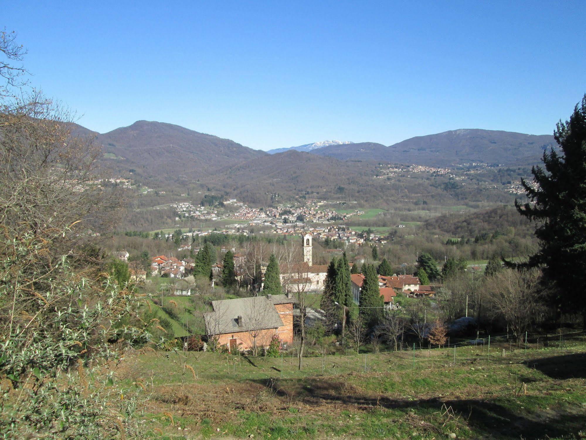 Brissago-Valtravaglia La Casa Del Borgo Bed & Breakfast エクステリア 写真